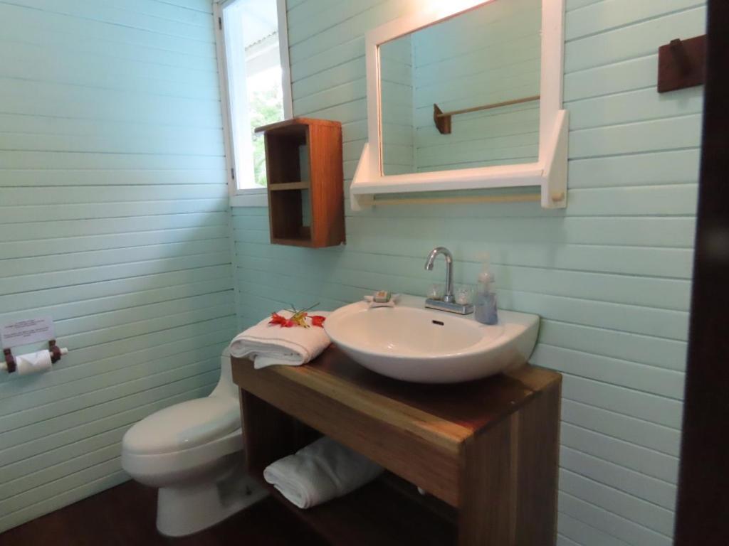 Sand Dollar Beach Bed & Breakfast Бокас дел Торо Екстериор снимка