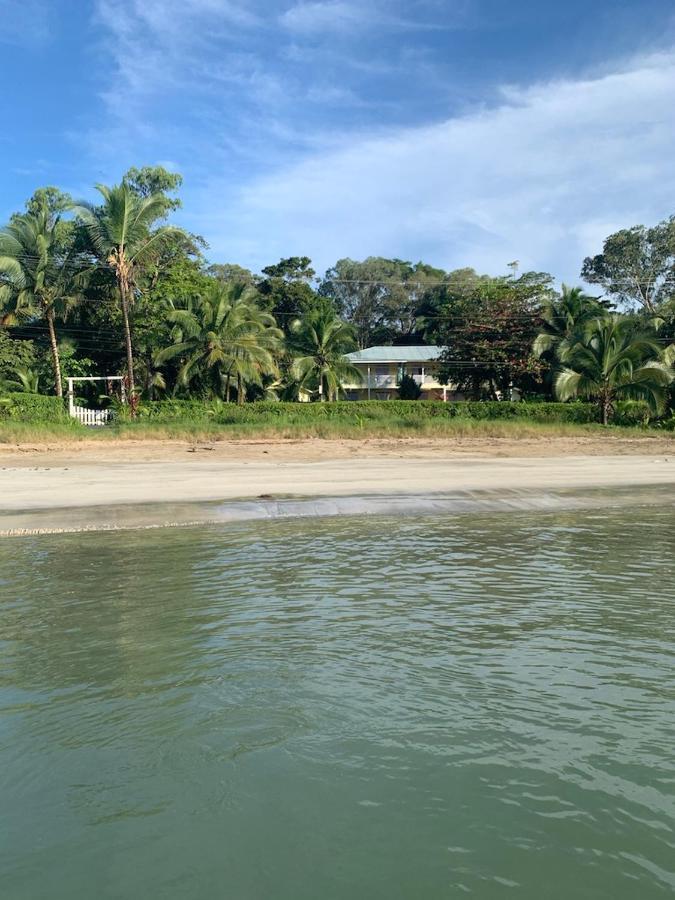 Sand Dollar Beach Bed & Breakfast Бокас дел Торо Екстериор снимка