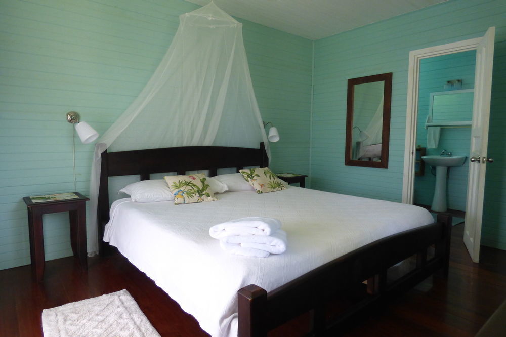 Sand Dollar Beach Bed & Breakfast Бокас дел Торо Екстериор снимка