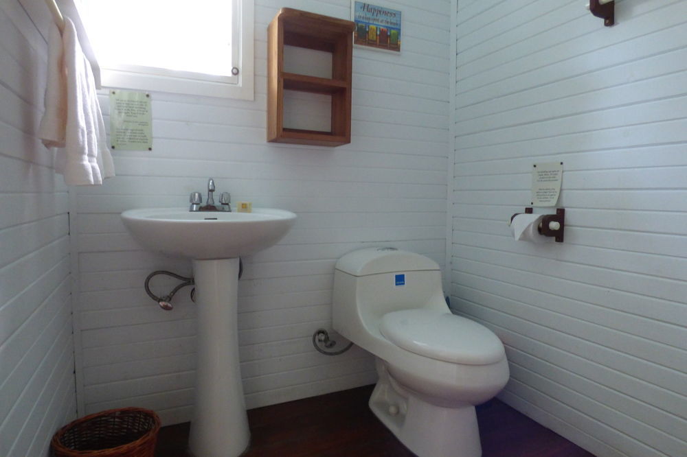 Sand Dollar Beach Bed & Breakfast Бокас дел Торо Екстериор снимка