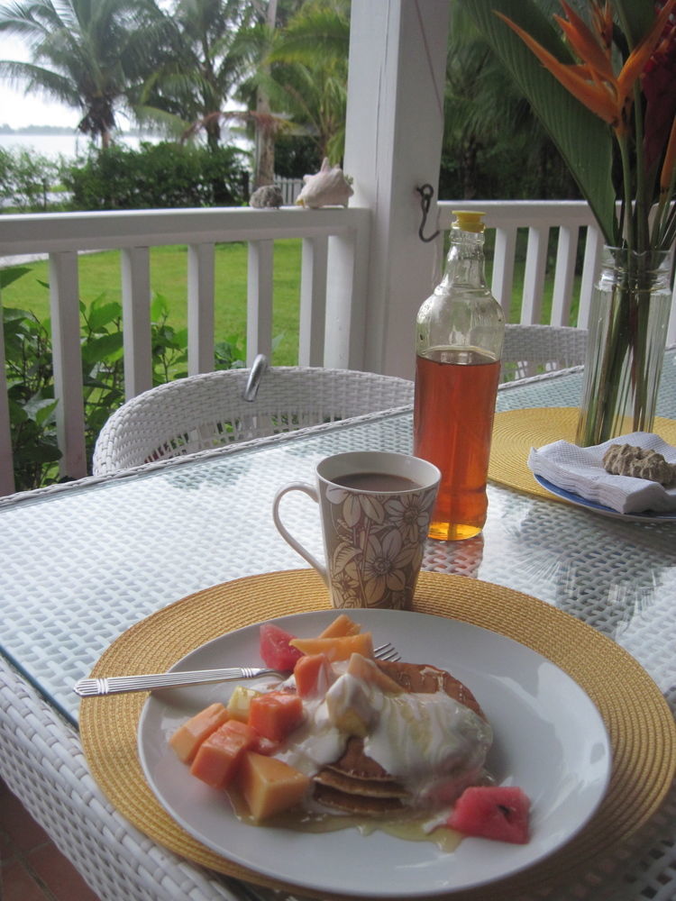 Sand Dollar Beach Bed & Breakfast Бокас дел Торо Екстериор снимка
