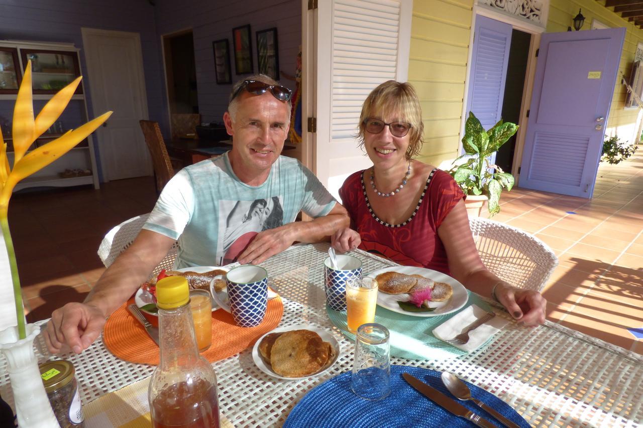 Sand Dollar Beach Bed & Breakfast Бокас дел Торо Екстериор снимка